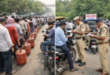 भारत गैस संकट 2026 में LPG सिलेंडर के लिए लंबी कतार में खड़े लोग
